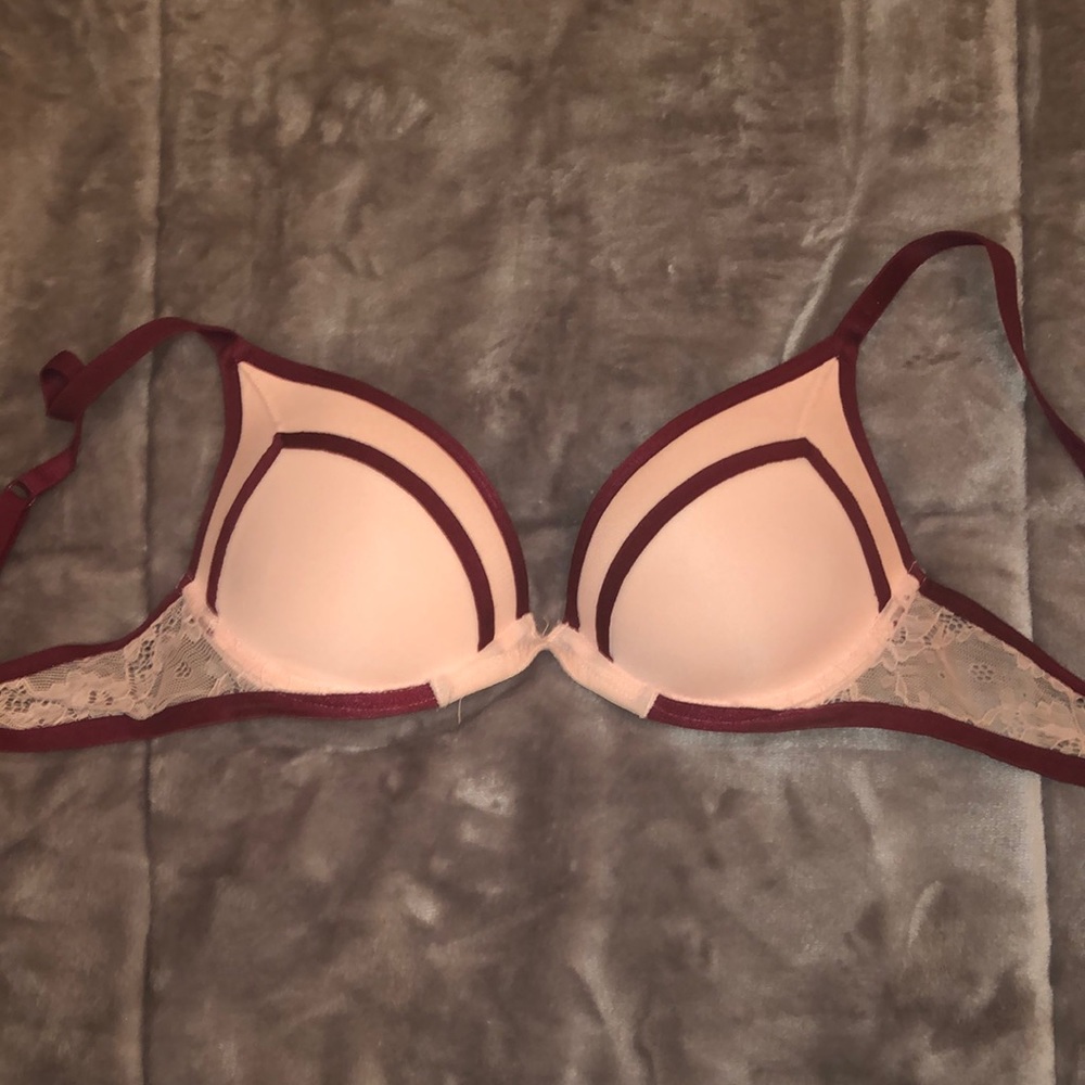 La Senza bra size 32B